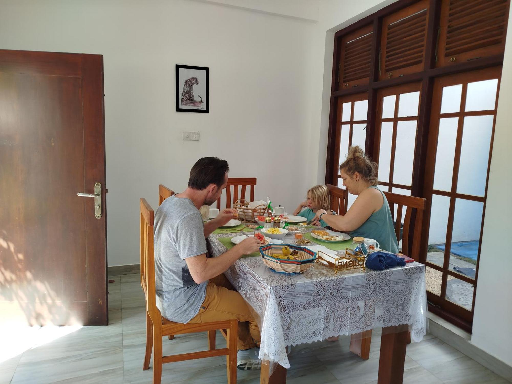 Elzangi Hotel Negombo Eksteriør billede