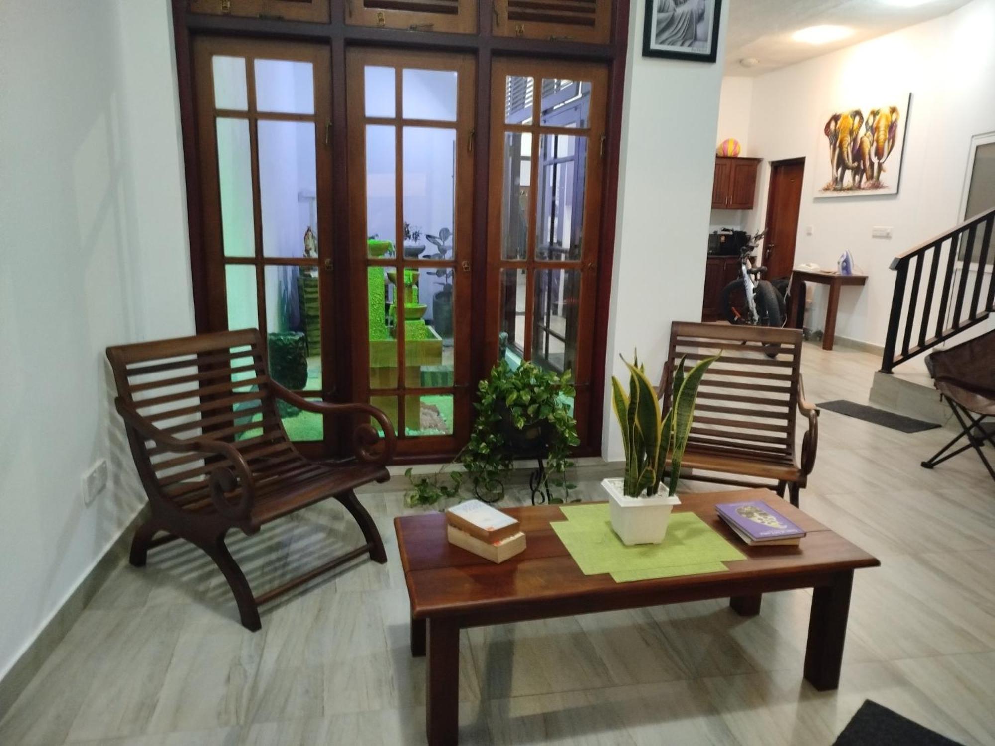 Elzangi Hotel Negombo Værelse billede
