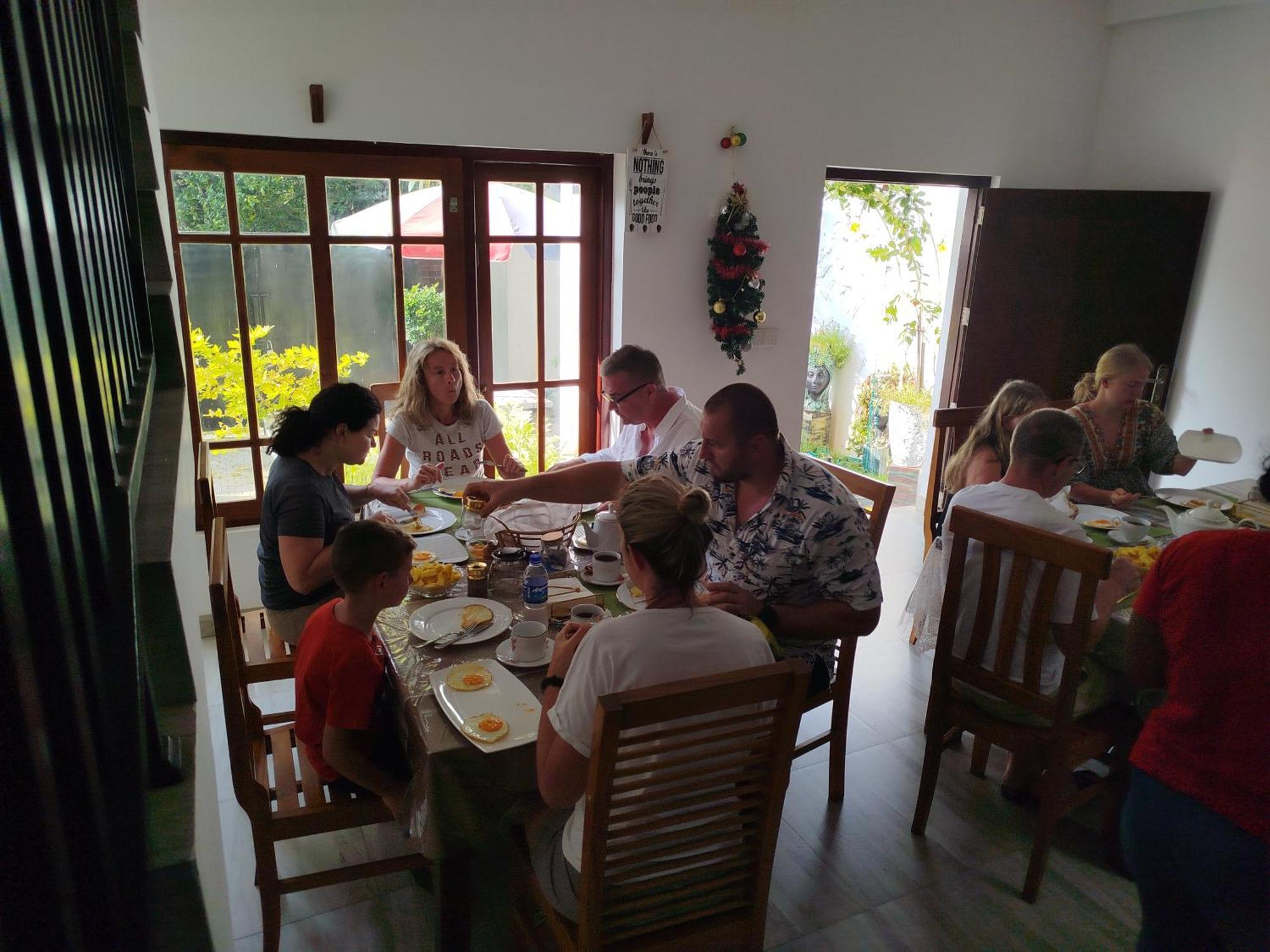 Elzangi Hotel Negombo Eksteriør billede